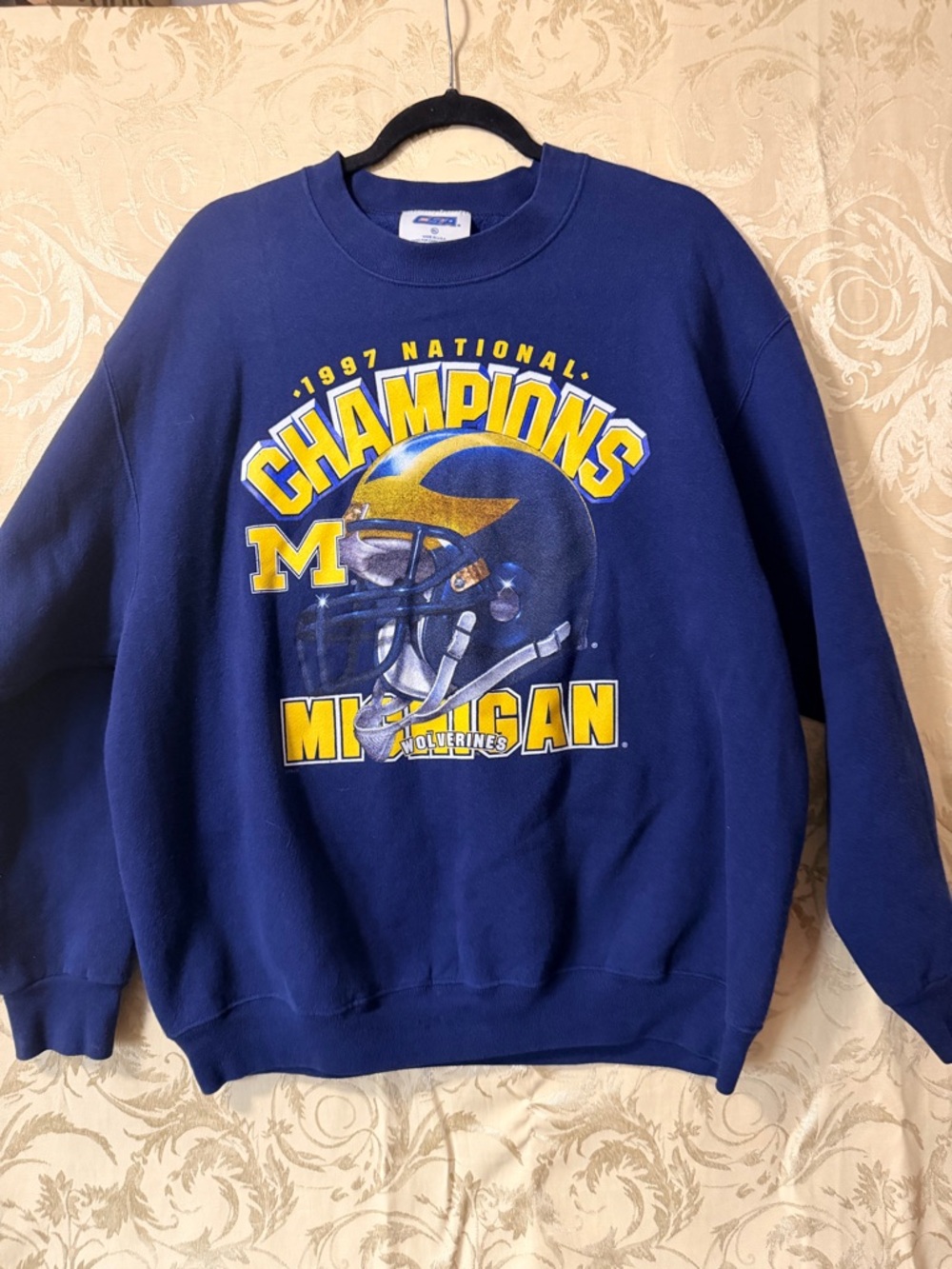 Michigan Wolverines Navy Crewneck Champions Graphic Sweatshirt